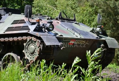 Schützenpanzer SAURER 4K 4FA A1 průzkumná verze