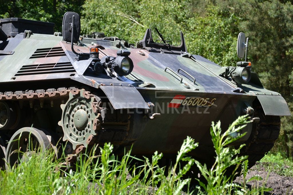 Schützenpanzer SAURER 4K 4FA A1 průzkumná verze