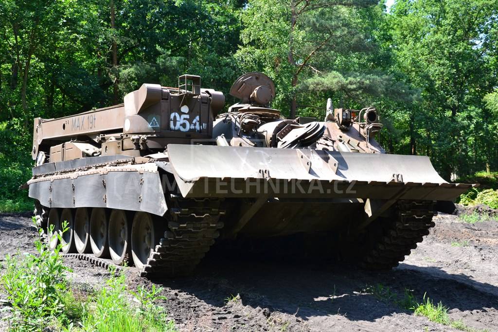Vyprošťovací tank VT-72B